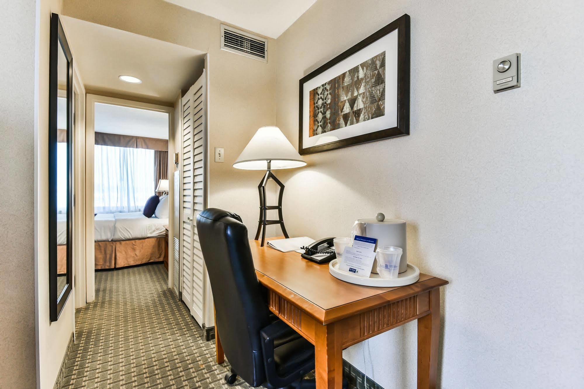 Best Western Plus Cambridge Hotel Екстер'єр фото